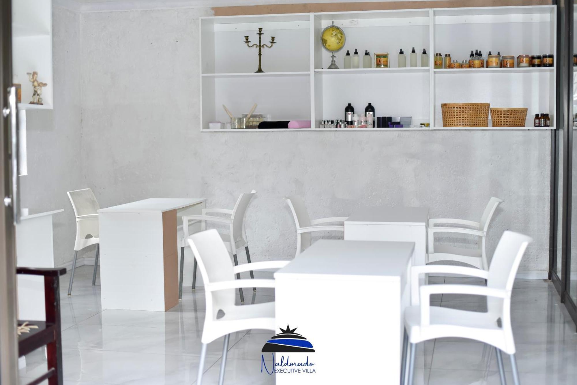 Naldorado Executive Villa ネルスプロイト エクステリア 写真