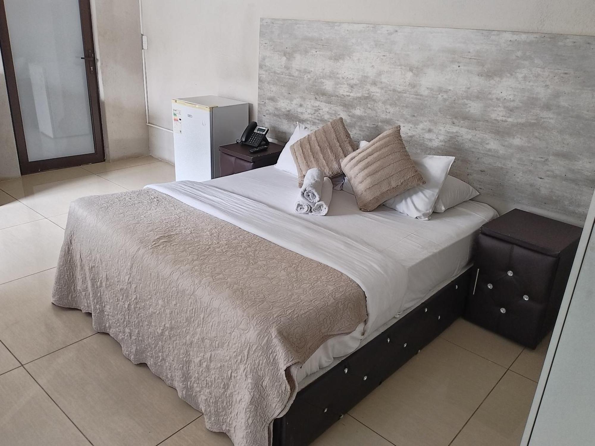 Naldorado Executive Villa ネルスプロイト エクステリア 写真