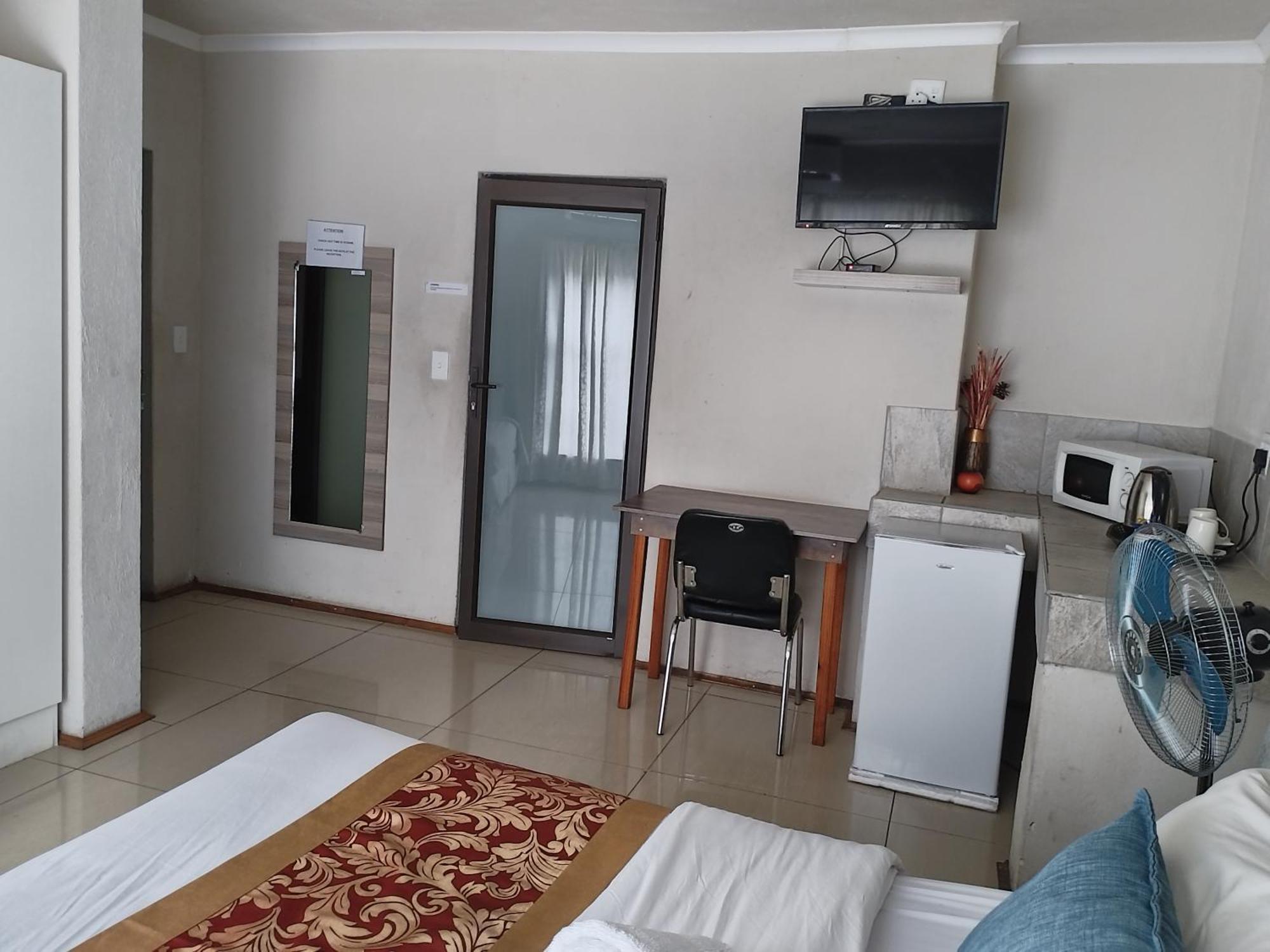 Naldorado Executive Villa ネルスプロイト エクステリア 写真