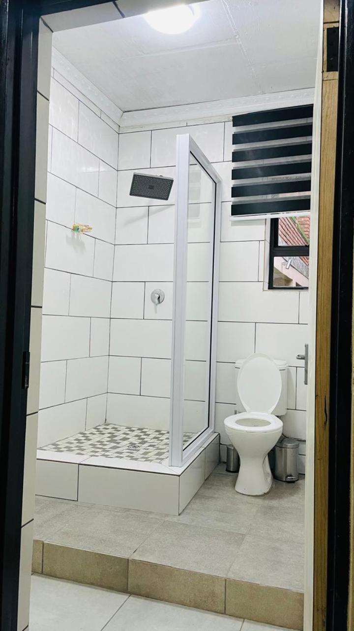 Naldorado Executive Villa ネルスプロイト エクステリア 写真