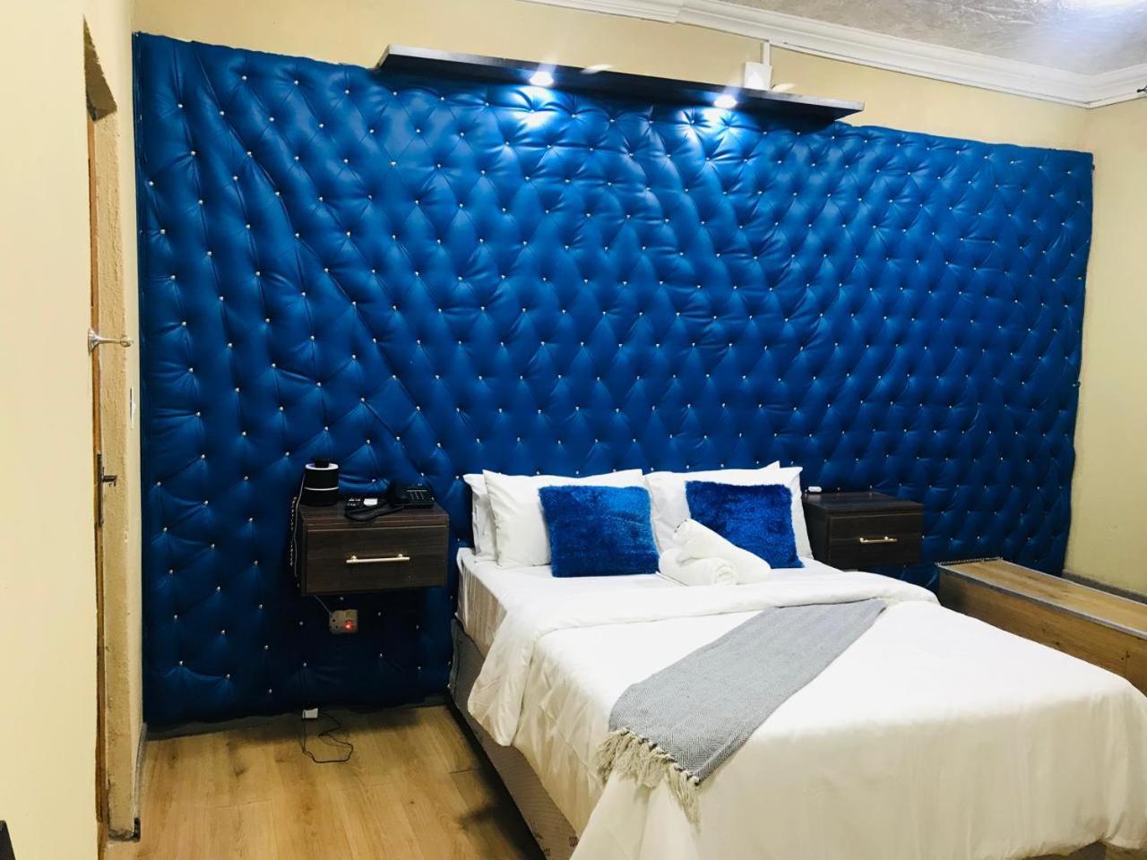 Naldorado Executive Villa ネルスプロイト エクステリア 写真