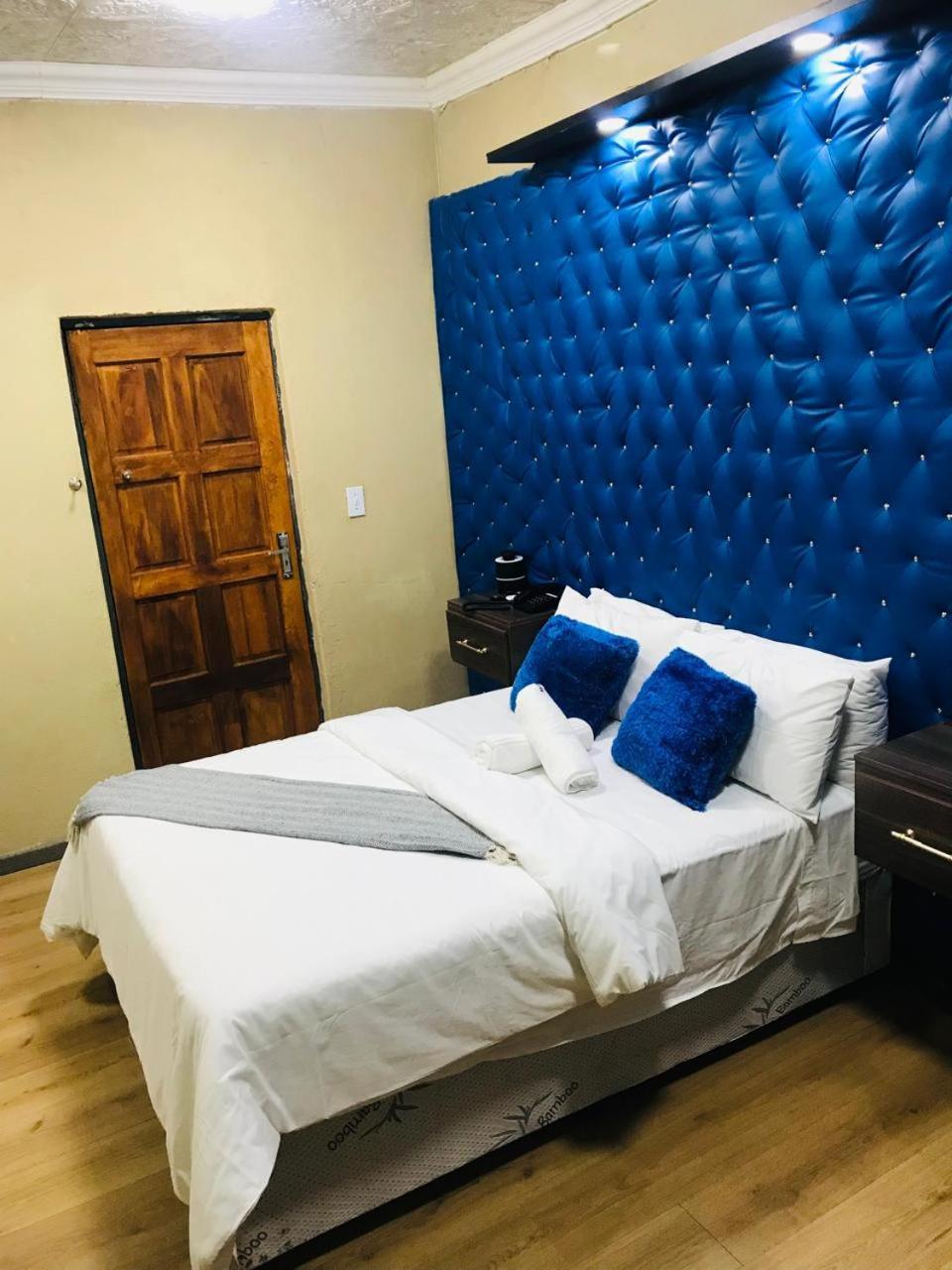 Naldorado Executive Villa ネルスプロイト エクステリア 写真