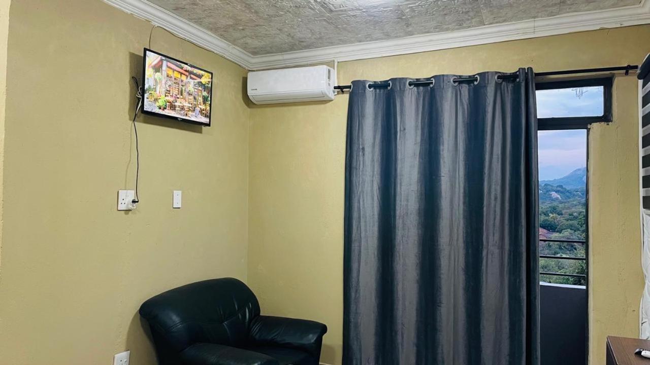 Naldorado Executive Villa ネルスプロイト エクステリア 写真