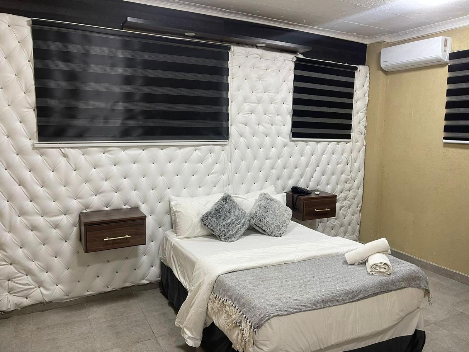 Naldorado Executive Villa ネルスプロイト エクステリア 写真
